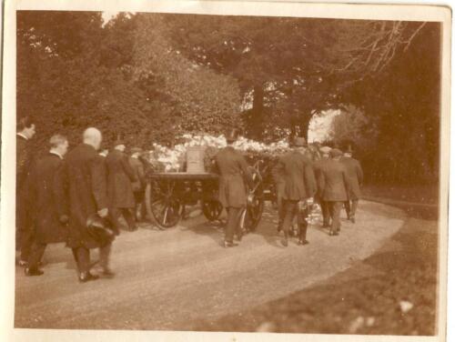 D-10-9 1923 Charles Holme funeral (2)